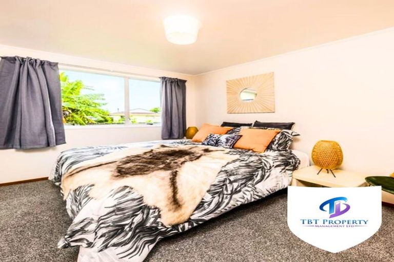 Photo of property in 19 Adel Place, Weymouth, Auckland, 2103