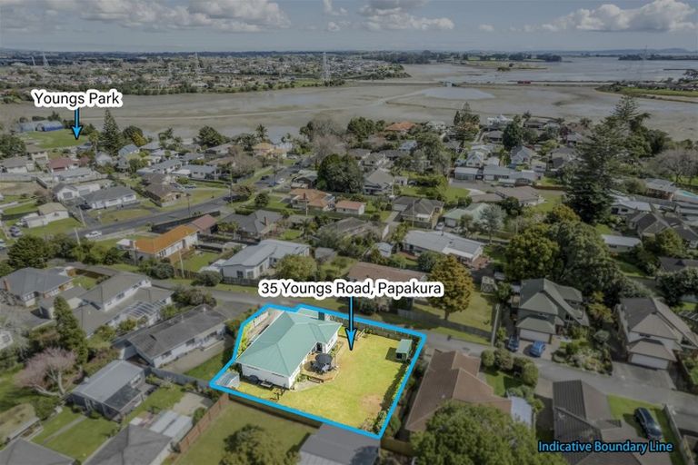 Photo of property in 35 Youngs Road, Papakura, 2110