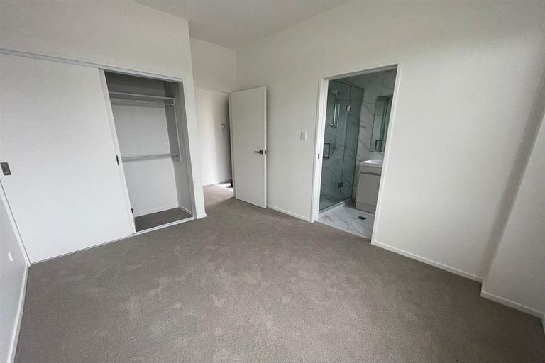 Photo of property in 20b Crestview Rise, Papakura, 2110