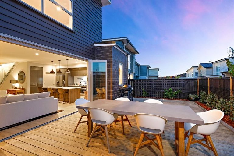 Photo of property in 19 Spotted Dove Road, Hobsonville, Auckland, 0616