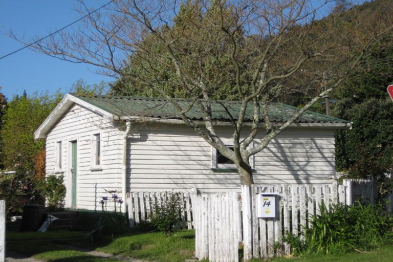 Photo of property in 14a Lincoln Street, Picton, 7220