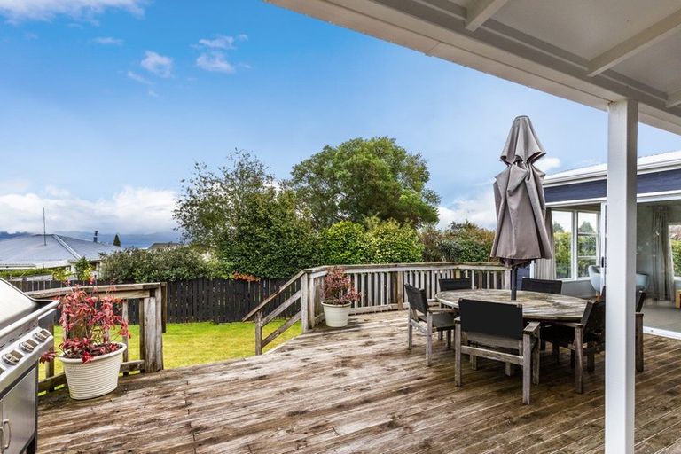 Photo of property in 2 Hampstead Place, Richmond Heights, Taupo, 3330