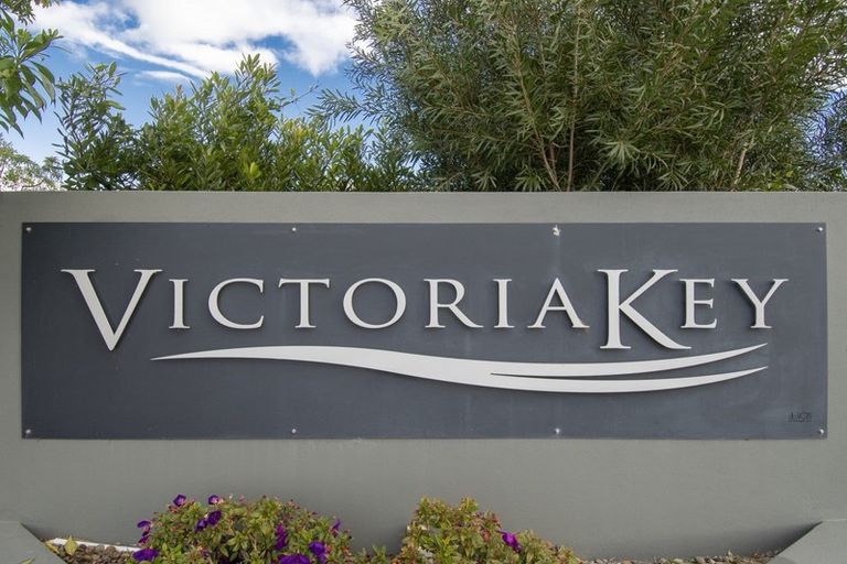 Photo of property in 2 Tory Way, Omokoroa, 3114