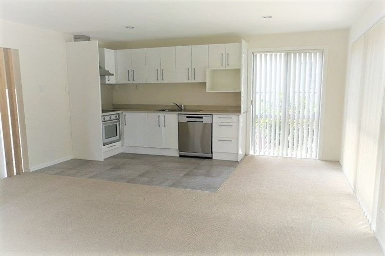 Photo of property in 16 Trinidad Road, Sunnynook, Auckland, 0620