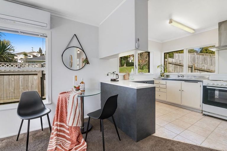 Photo of property in 1/13 Ayton Drive, Totara Vale, Auckland, 0629