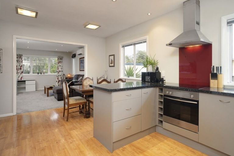 Photo of property in 1/62 Parkers Road, Tahunanui, Nelson, 7011