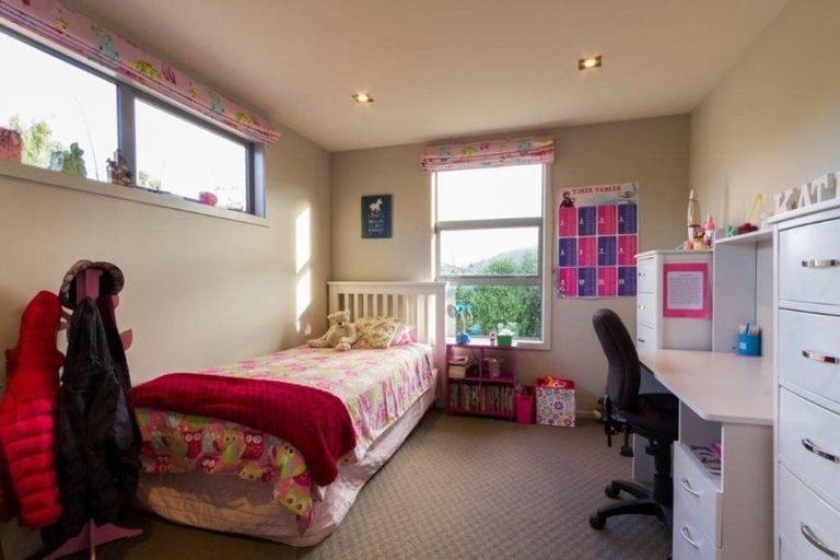 Photo of property in 8 Moraine Place, Lake Hawea, Wanaka, 9382