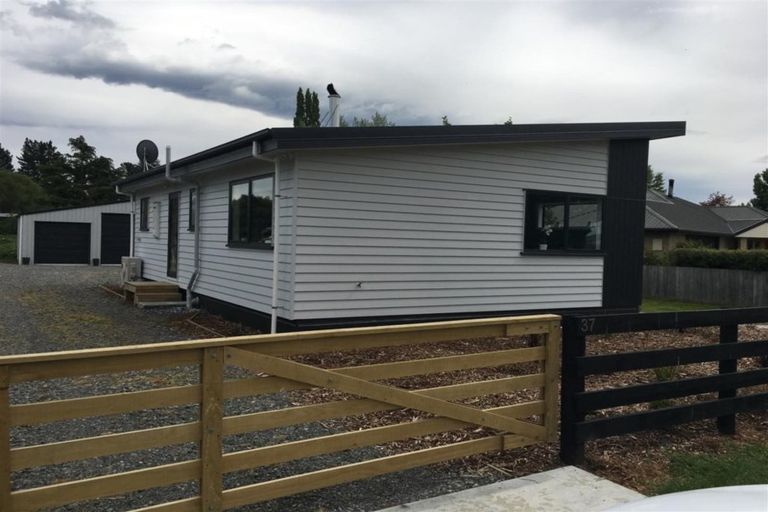 Photo of property in 37 Montrose Avenue, Culverden, 7392