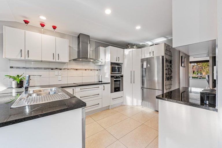 Photo of property in 129b Parrs Cross Road, Glen Eden, Auckland, 0612