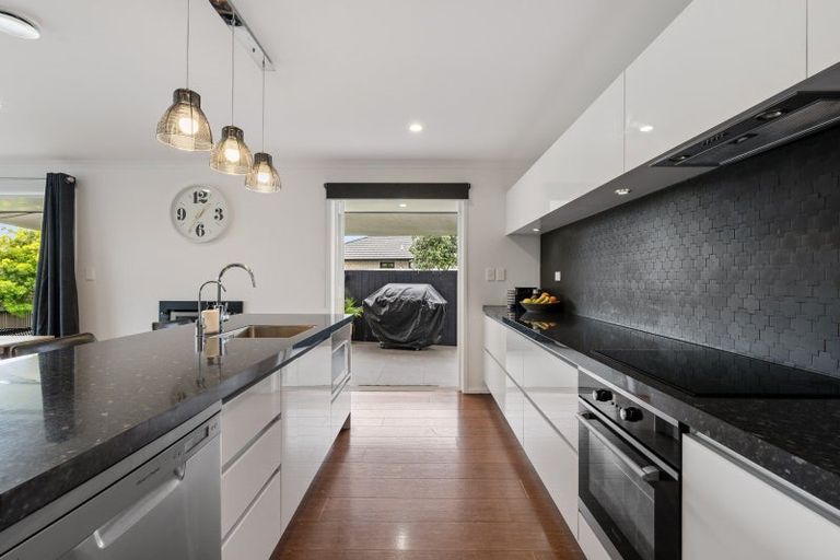 Photo of property in 17 Rainey Crescent, Papamoa Beach, Papamoa, 3118