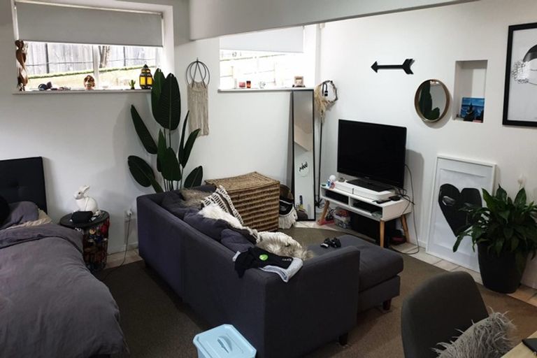 Photo of property in 30 Hobby Avenue, Birkdale, Auckland, 0626