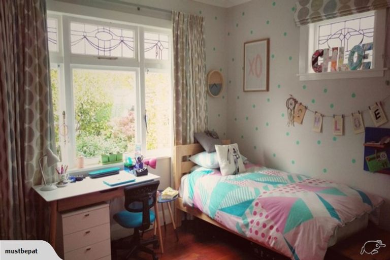 Photo of property in 18 Fernlea Avenue, Karori, Wellington, 6012