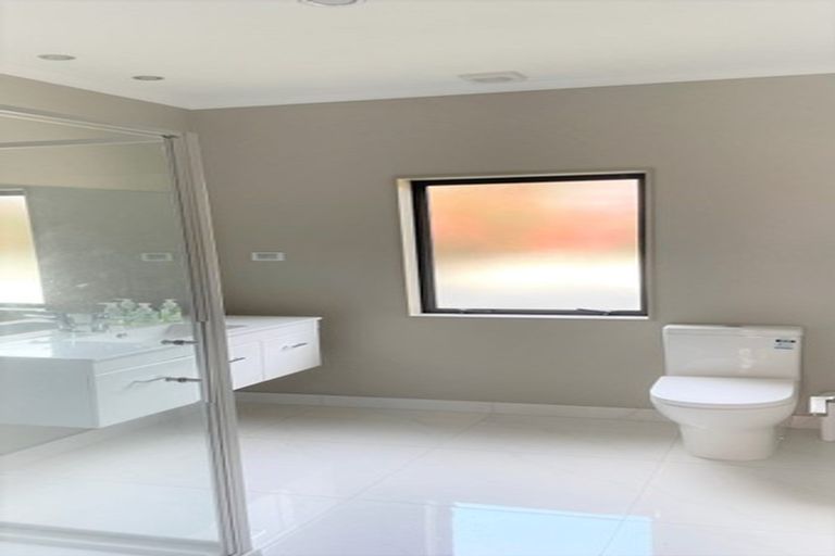 Photo of property in 4 Uruhau Close, Torbay, Auckland, 0630