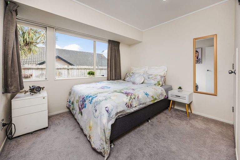 Photo of property in 124 Charles Prevost Drive, The Gardens, Auckland, 2105
