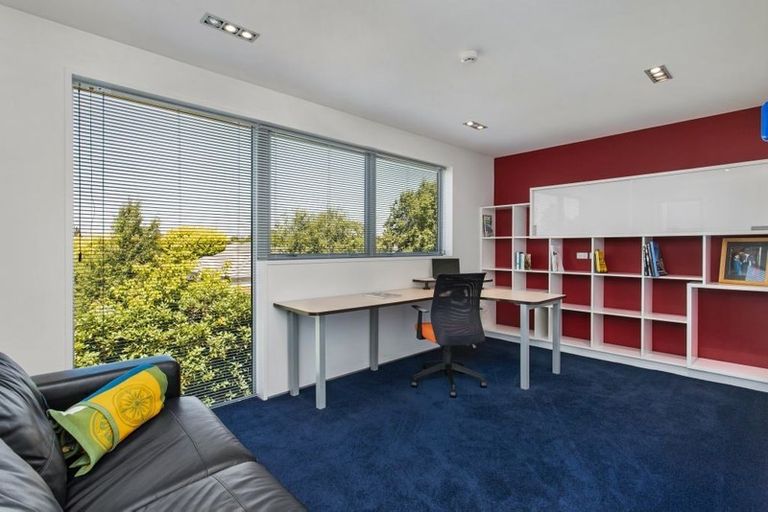 Photo of property in 5 Roderick Alleyn Lane, Papanui, Christchurch, 8052