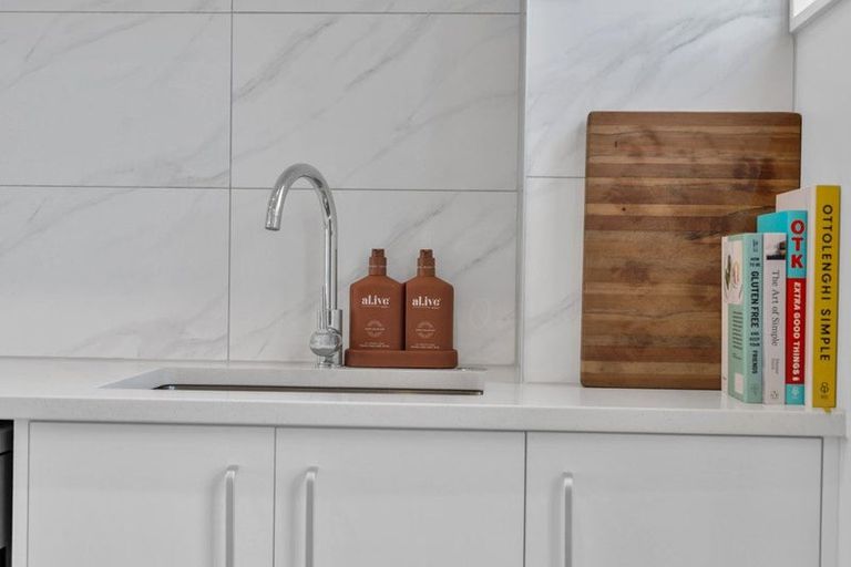 Photo of property in 5/86 Fred Taylor Drive, Westgate, Auckland, 0814