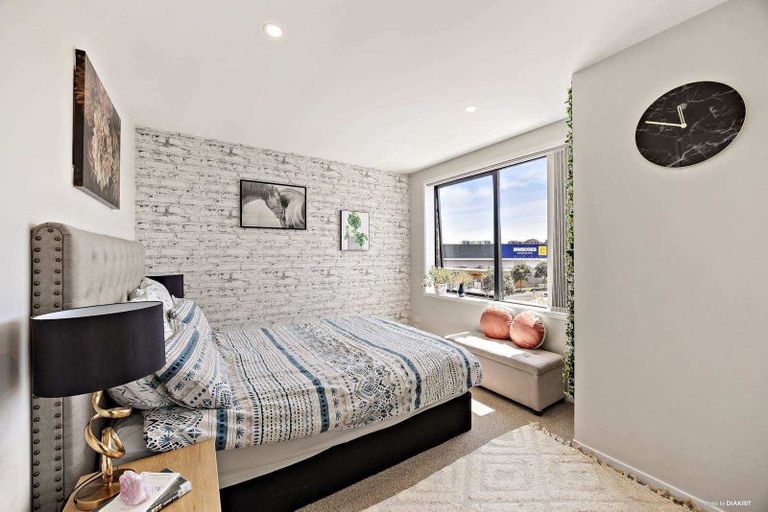 Photo of property in 61 Weir Lane, Silverdale, 0932