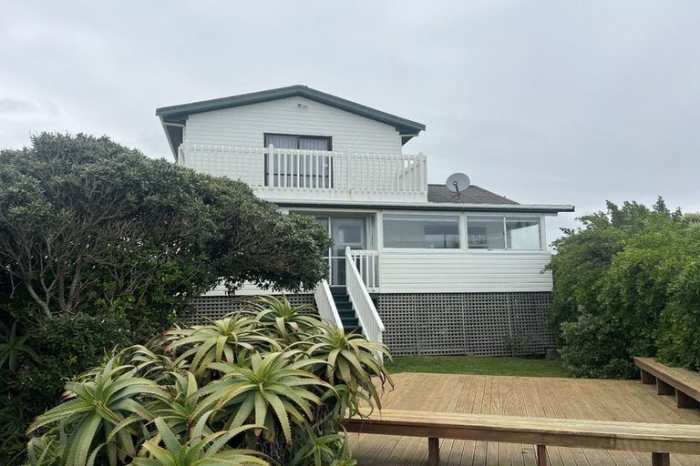 Photo of property in 1 Karaka Street, Otaki Beach, Otaki, 5512