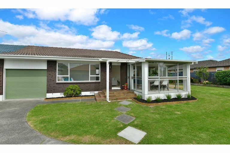Photo of property in 2/36 Centreway Road, Orewa, 0931