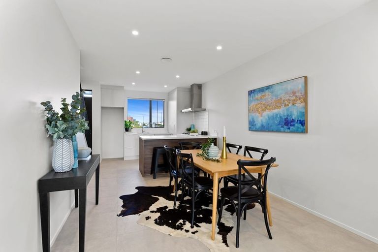 Photo of property in 38 Gosper Road, Takanini, 2112