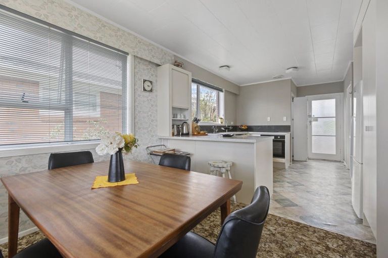 Photo of property in 9 Severn Place, Spotswood, New Plymouth, 4310