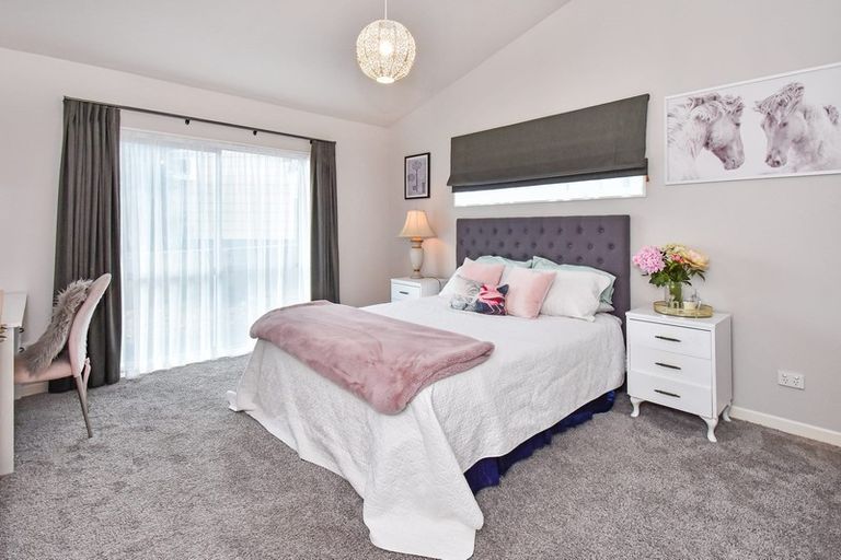 Photo of property in 4a Barberton Terrace, Red Hill, Papakura, 2110