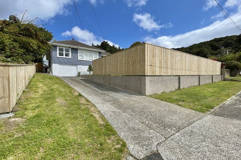 Photo of property in 6 Reid Road, Wainuiomata, Lower Hutt, 5014