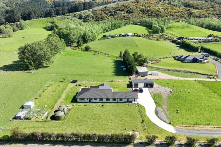 Photo of property in 30 Tara Hills Drive, North Taieri, Mosgiel, 9092