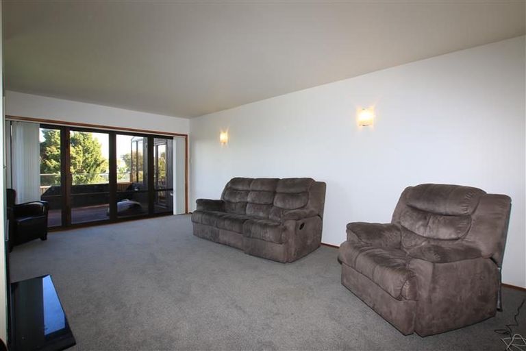 Photo of property in 68 Hadfield Street, Beach Haven, Auckland, 0626