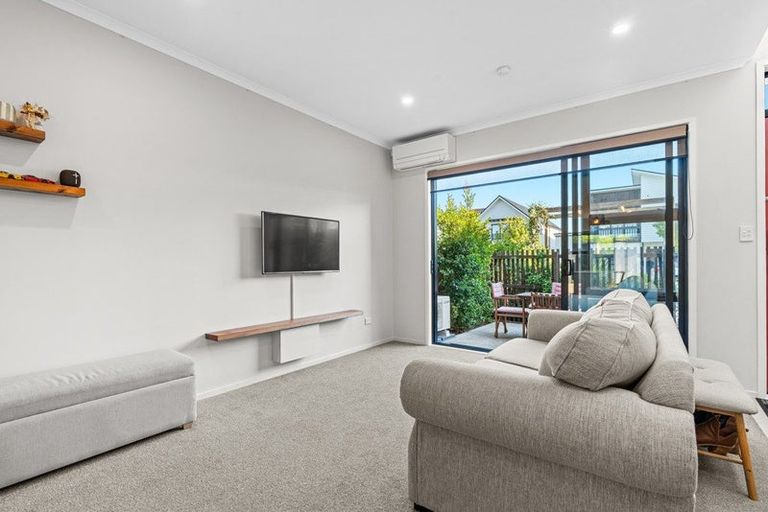 Photo of property in 21 Saltmarsh Road, Hobsonville, Auckland, 0616