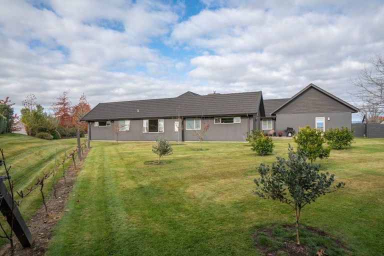Photo of property in 63 Loch Views Road, Acacia Bay, Taupo, 3385