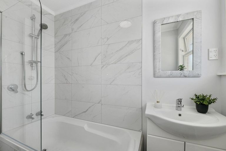 Photo of property in 1/29 Hillside Drive, Maoribank, Upper Hutt, 5018