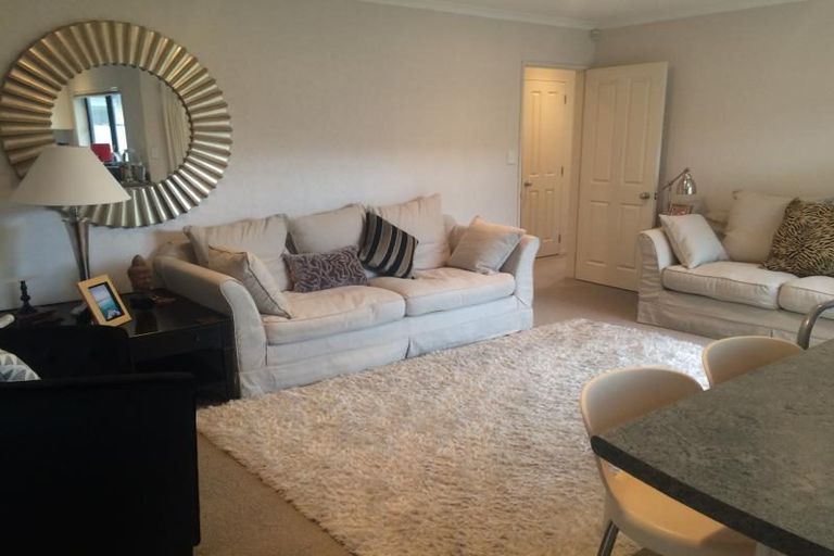 Photo of property in 10 Nad Place, East Tamaki Heights, Auckland, 2016