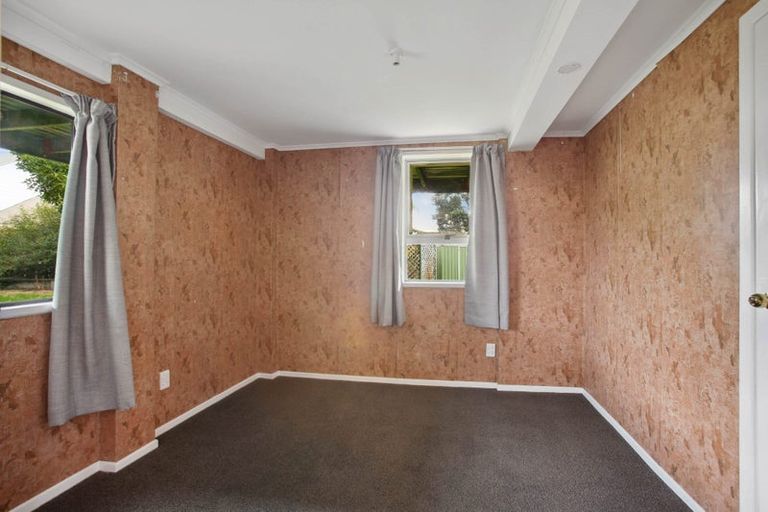 Photo of property in 16 Leaming Place, Clarks Beach, 2122