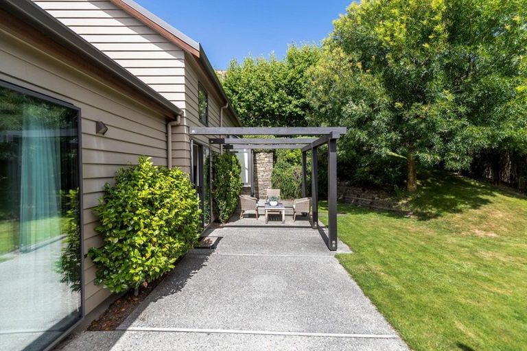 Photo of property in 6 Chartres Lane, Arrowtown, 9302
