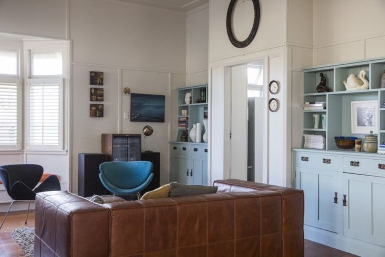 Photo of property in 45 Napier Terrace, Hospital Hill, Napier, 4110