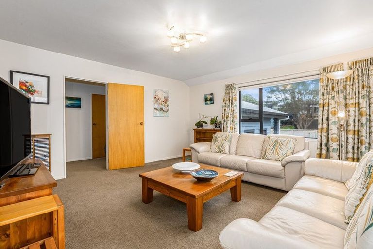 Photo of property in 154 Kahu Road, Paremata, Porirua, 5024