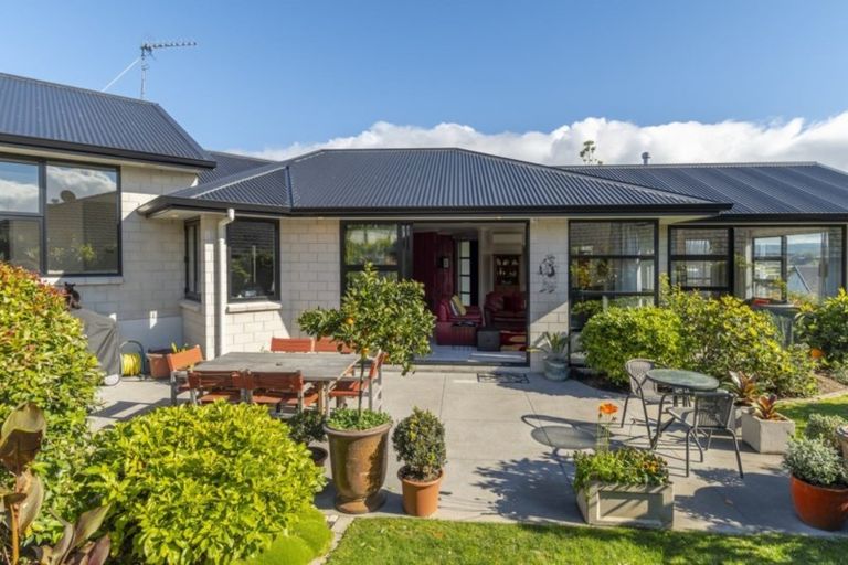 Photo of property in 26 Broadwater Close, Pyes Pa, Tauranga, 3112