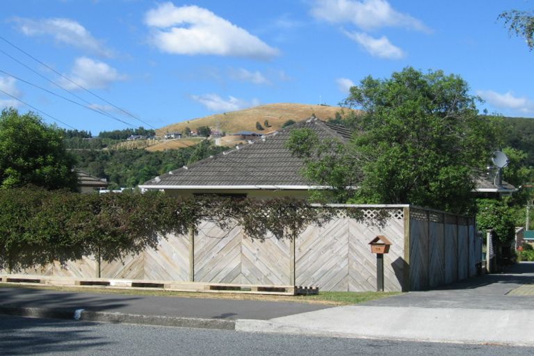 Photo of property in 34 Gillespies Road, Birchville, Upper Hutt, 5018