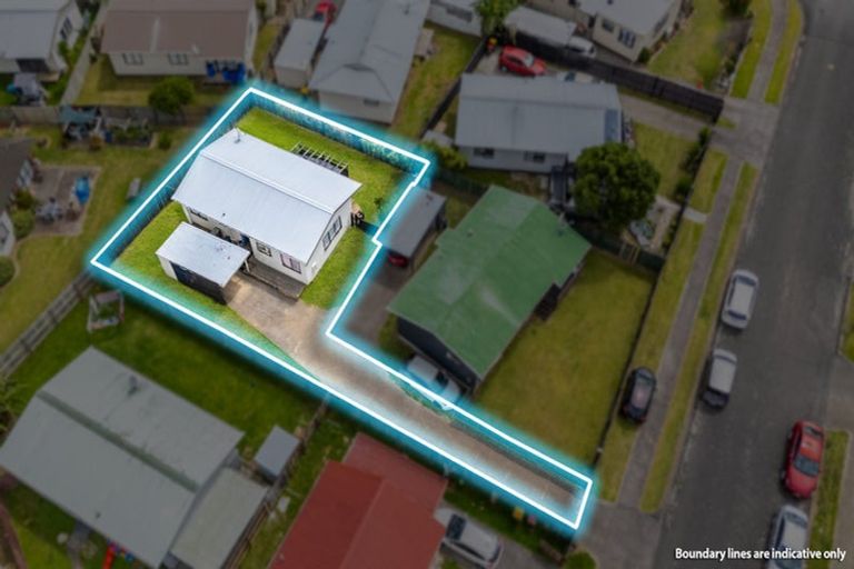 Photo of property in 2/3 Volta Place, Clendon Park, Auckland, 2103