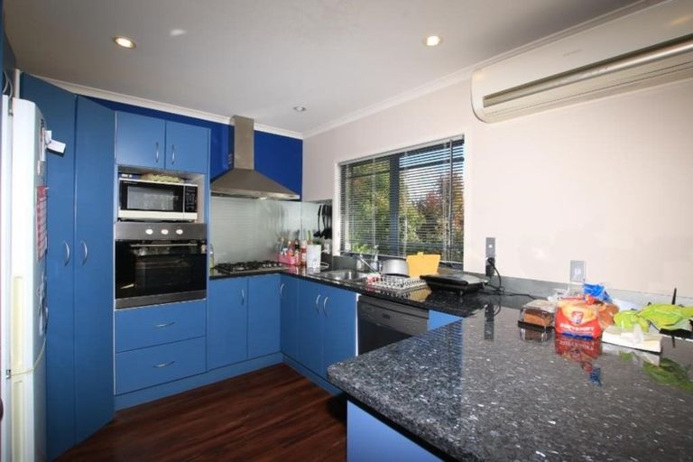 Photo of property in 7a Roberts Road, Glenfield, Auckland, 0629
