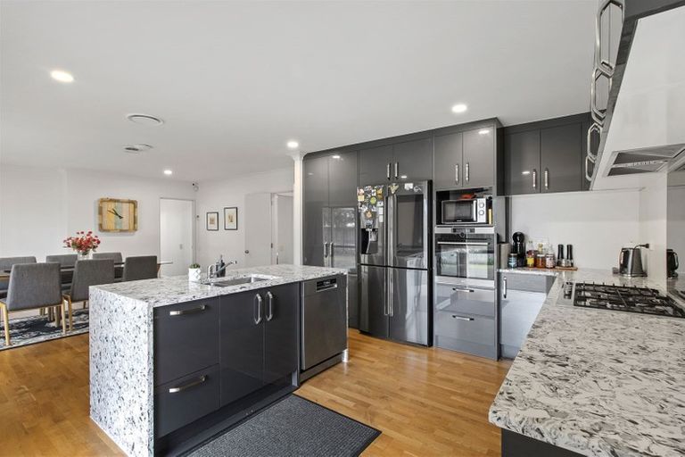 Photo of property in 89 Summerland Drive, Henderson, Auckland, 0612