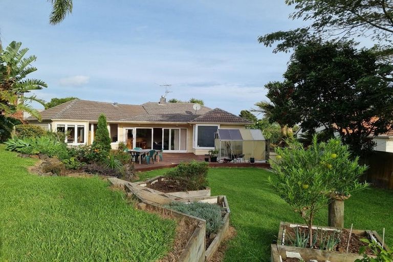 Photo of property in 76 Campbell Road, One Tree Hill, Auckland, 1061