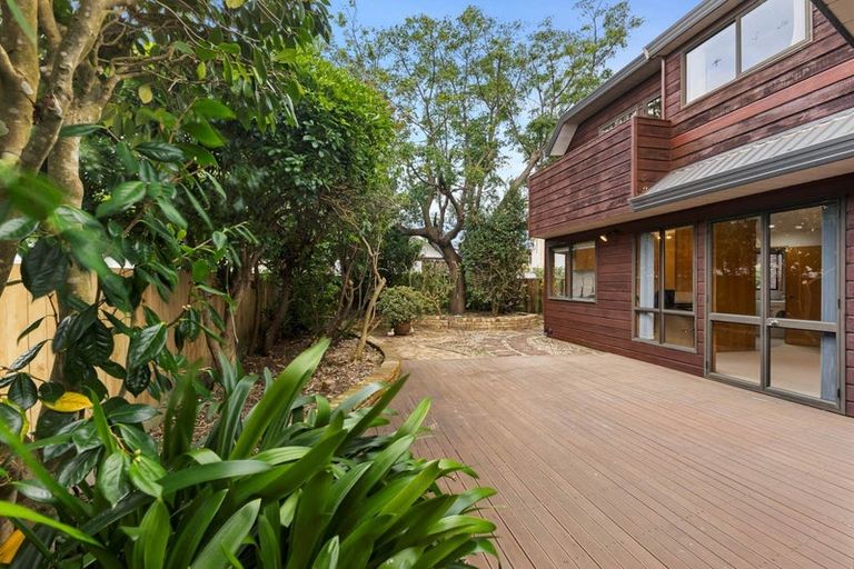 Photo of property in 1/5 Gulf Crest, Bucklands Beach, Auckland, 2012