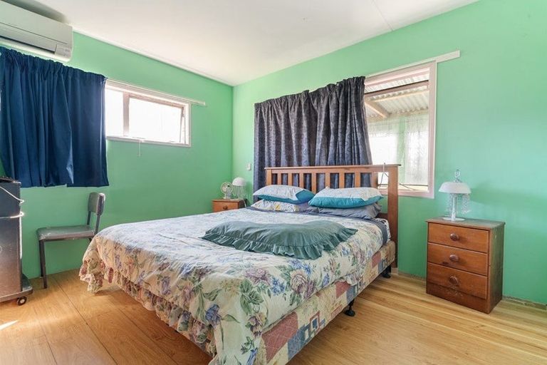 Photo of property in 31 Barneys Farm Road, Clendon Park, Auckland, 2103