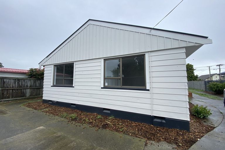 Photo of property in 21 Griffiths Avenue, Linwood, Christchurch, 8062