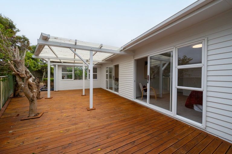 Photo of property in 5 Chudleigh Grove, Churton Park, Wellington, 6037