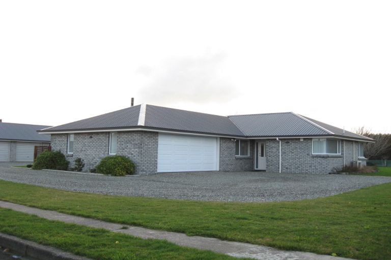 Photo of property in 8 Mcauley Place, Waikiwi, Invercargill, 9810