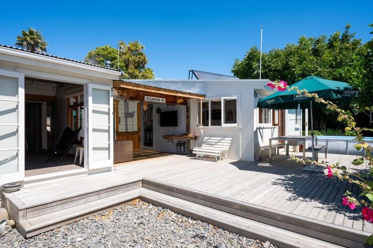 Photo of property in 21 Grove Road, Haumoana, 4102