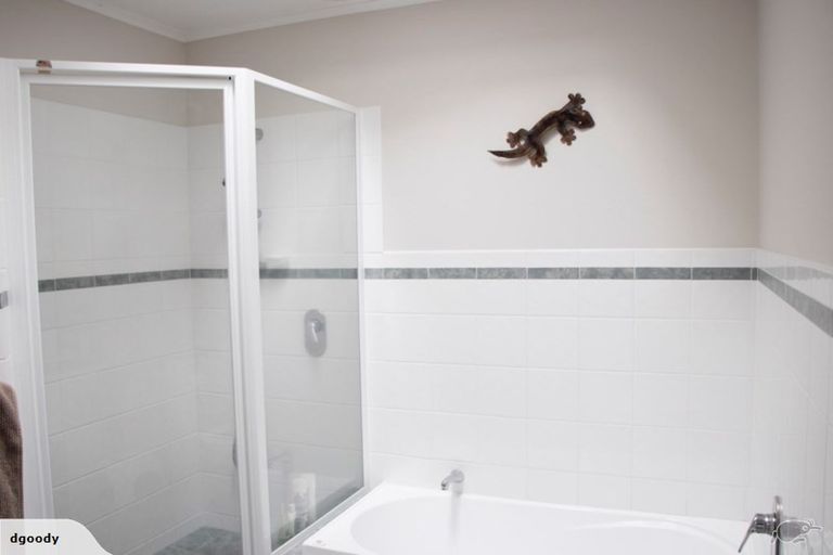 Photo of property in 58 Fowler Street, Northcote, Auckland, 0627